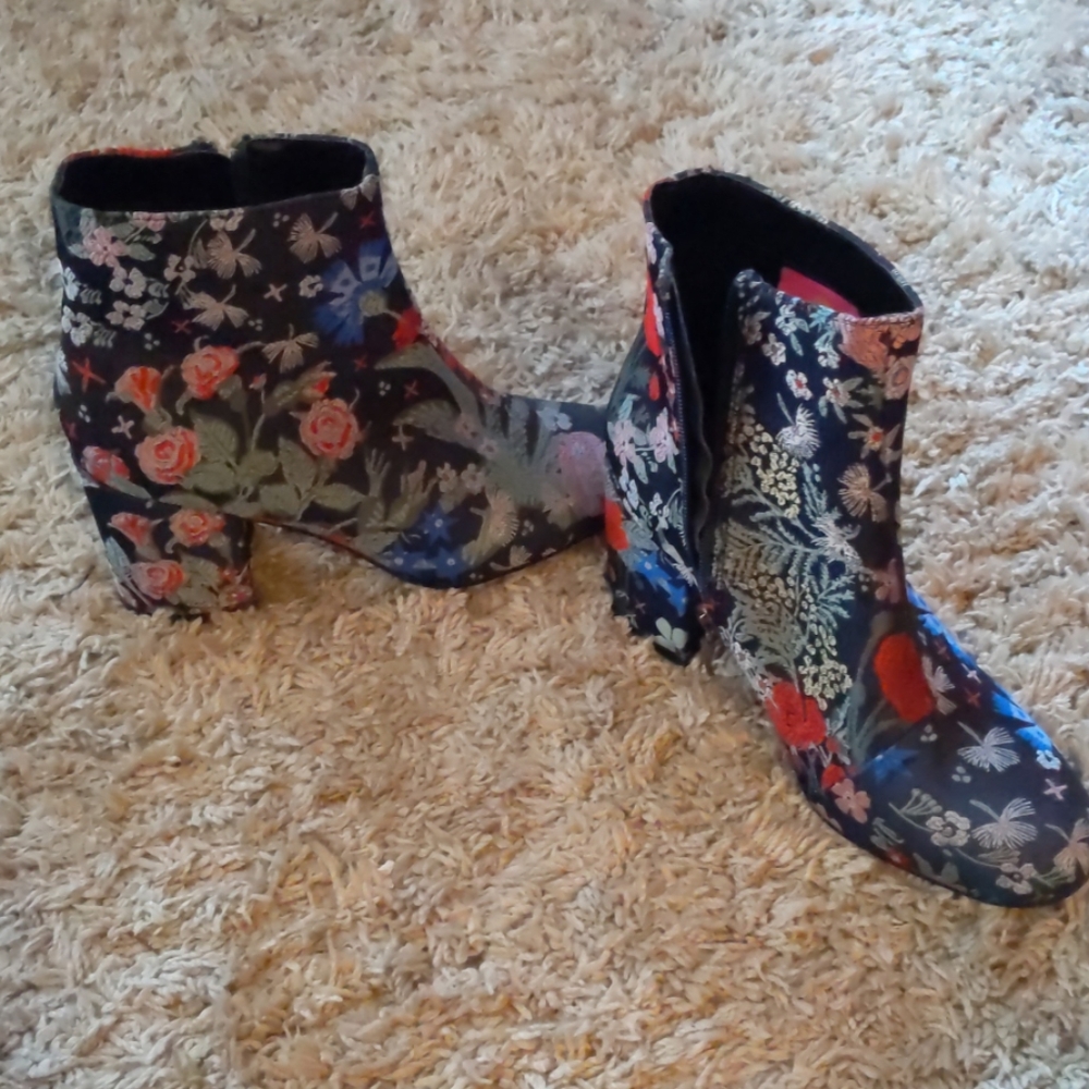 Adorable pair of tapestry boots worn once